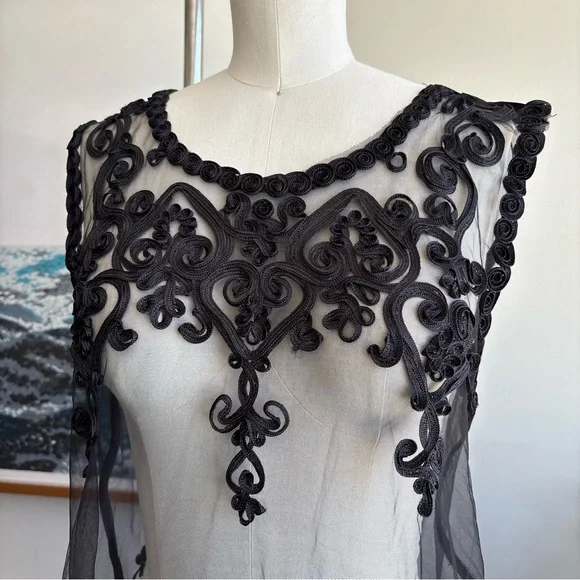 Elegant Black Lace Women Top - Picture 5 of 5